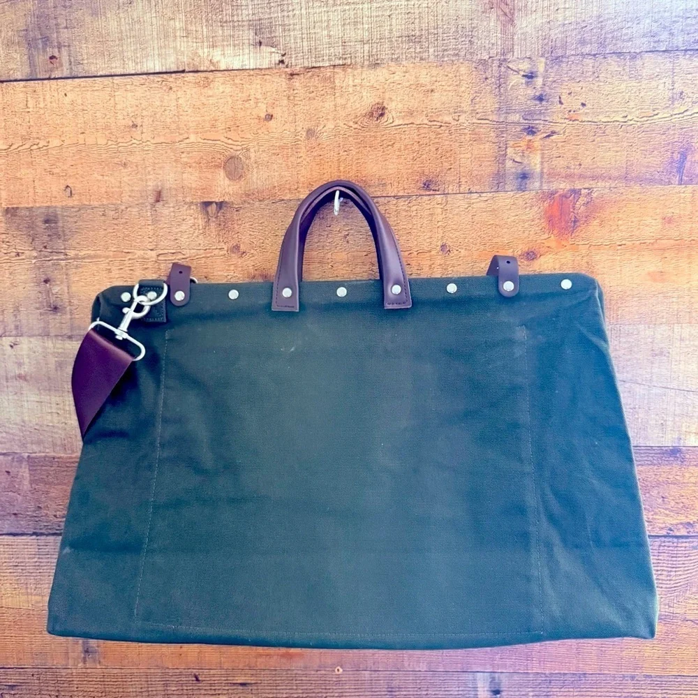 NWOT Line Of Trade Olive Canvas Weekender Bag